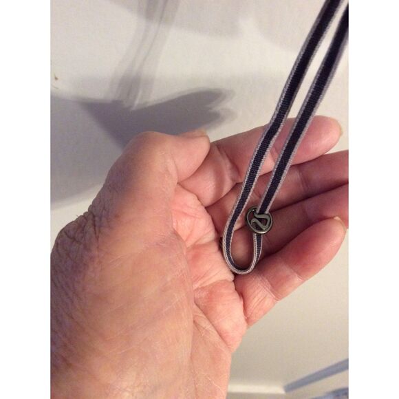 LuLuLemon 2 in 1 tank Navy Size 8 drawstring waist VNC active - Picture 7 of 7